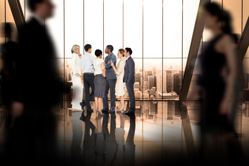 Lender in default leaves 1000 clients stranded